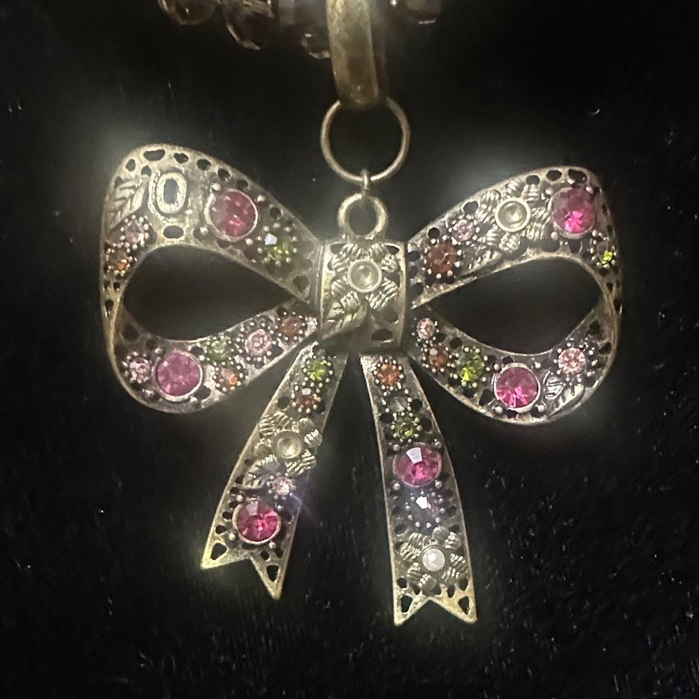Vintage Betsey Johnson Gold and Pink Bow Necklace - Picture 2 of 4